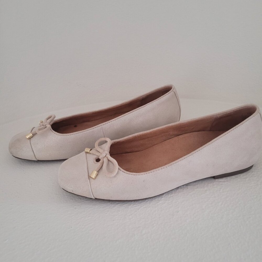 VIONIC KIARA BOW FLATS , GOLD METALLIC, SIZE 8 - Picture 2 of 7